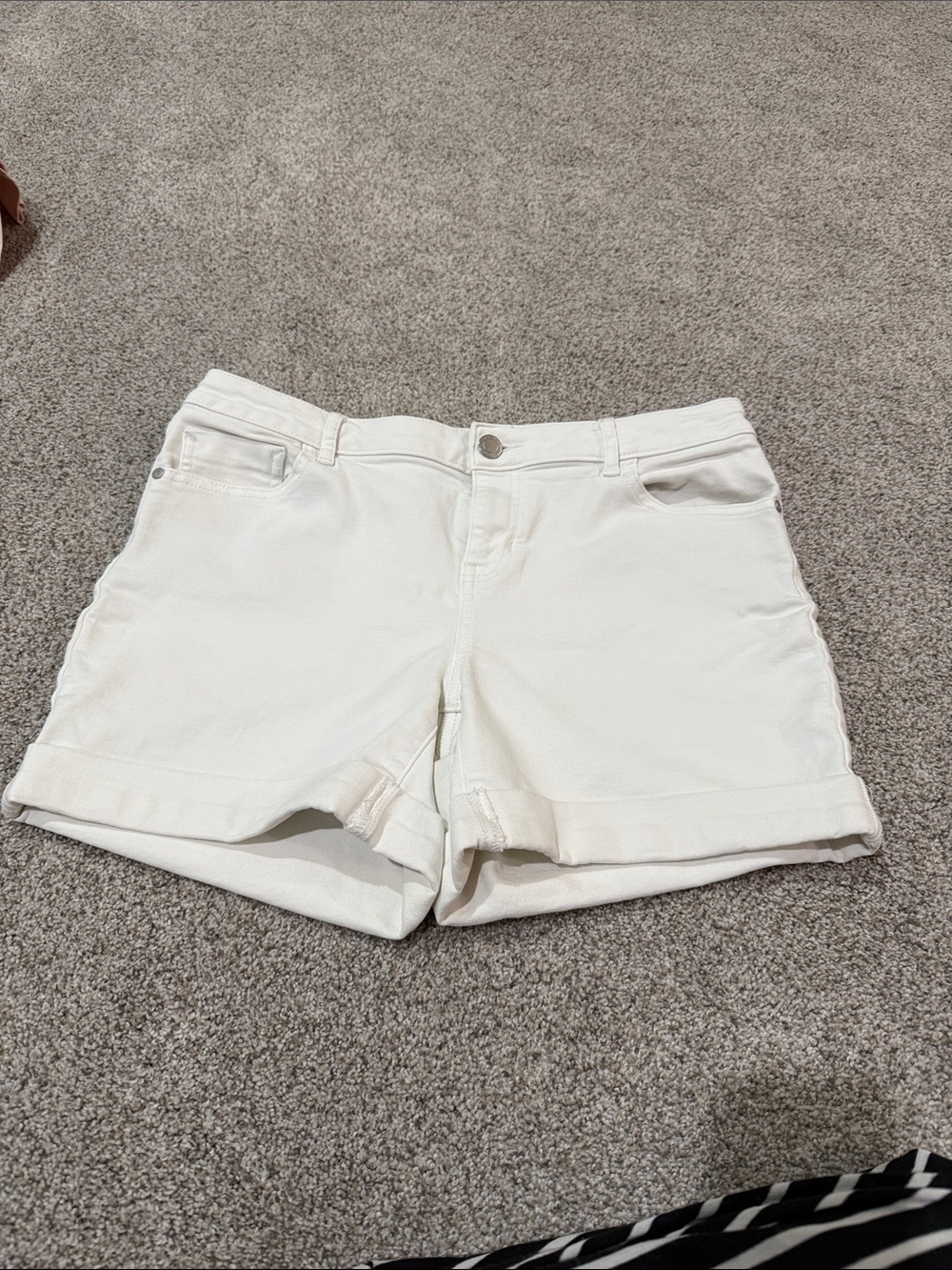 Simply Vera Women’s White Roll-Hem Denim Shorts
